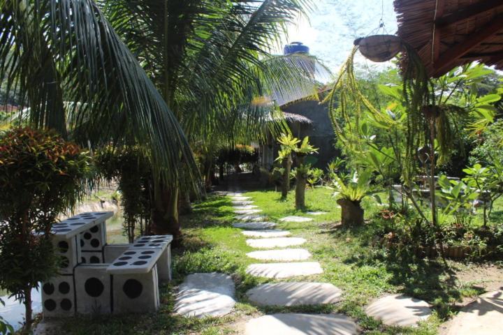 Eco Trekking Lodge, Bar & Jungle Tour'S บูกิตลาวัง ภายนอก รูปภาพ